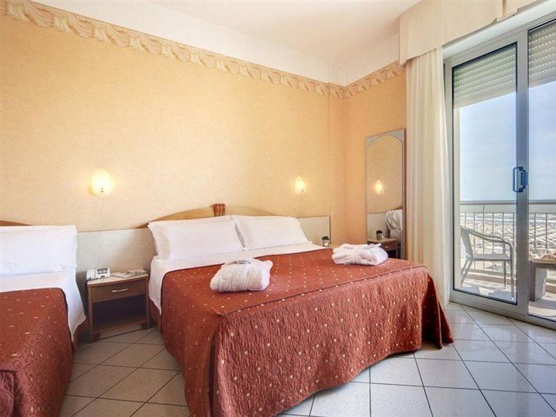 Hotel Ambra Rimini Exterior photo