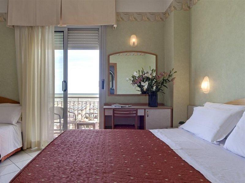 Hotel Ambra Rimini Exterior photo