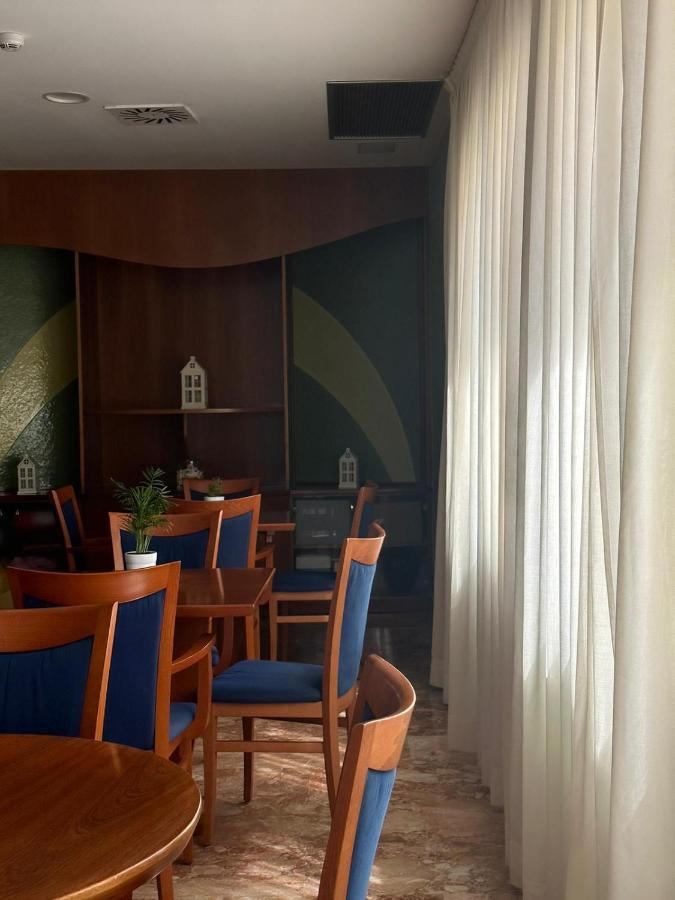 Hotel Ambra Rimini Exterior photo