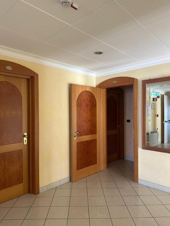 Hotel Ambra Rimini Exterior photo