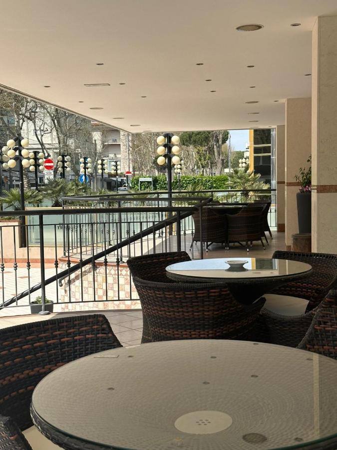 Hotel Ambra Rimini Exterior photo