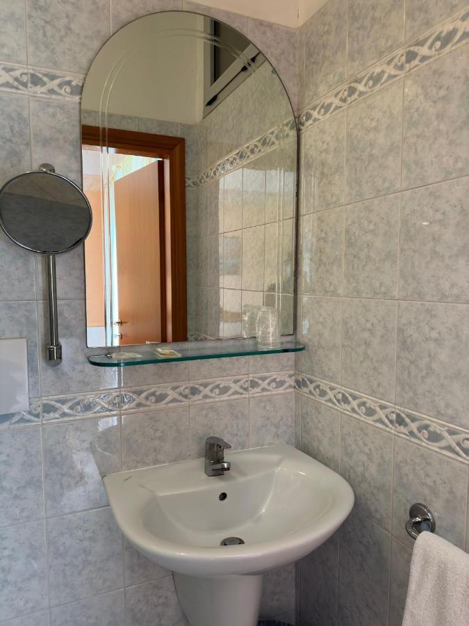 Hotel Ambra Rimini Exterior photo